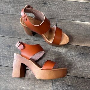 Hot Tomato Wooden Platform Heel Sandals